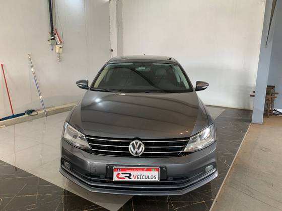 VOLKSWAGEN JETTA 2.0 TSI HIGHLINE 211CV GASOLINA 4P TIPTRONIC VOLKSWAGEN JETTA 2.0 TSI HIGHLINE 211CV GASOLINA 4P TIPTRONIC